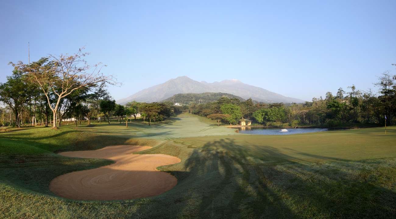 Jack Nicklaus Golf Course 18 hole di Taman Dayu Pandaan Jawa Timur